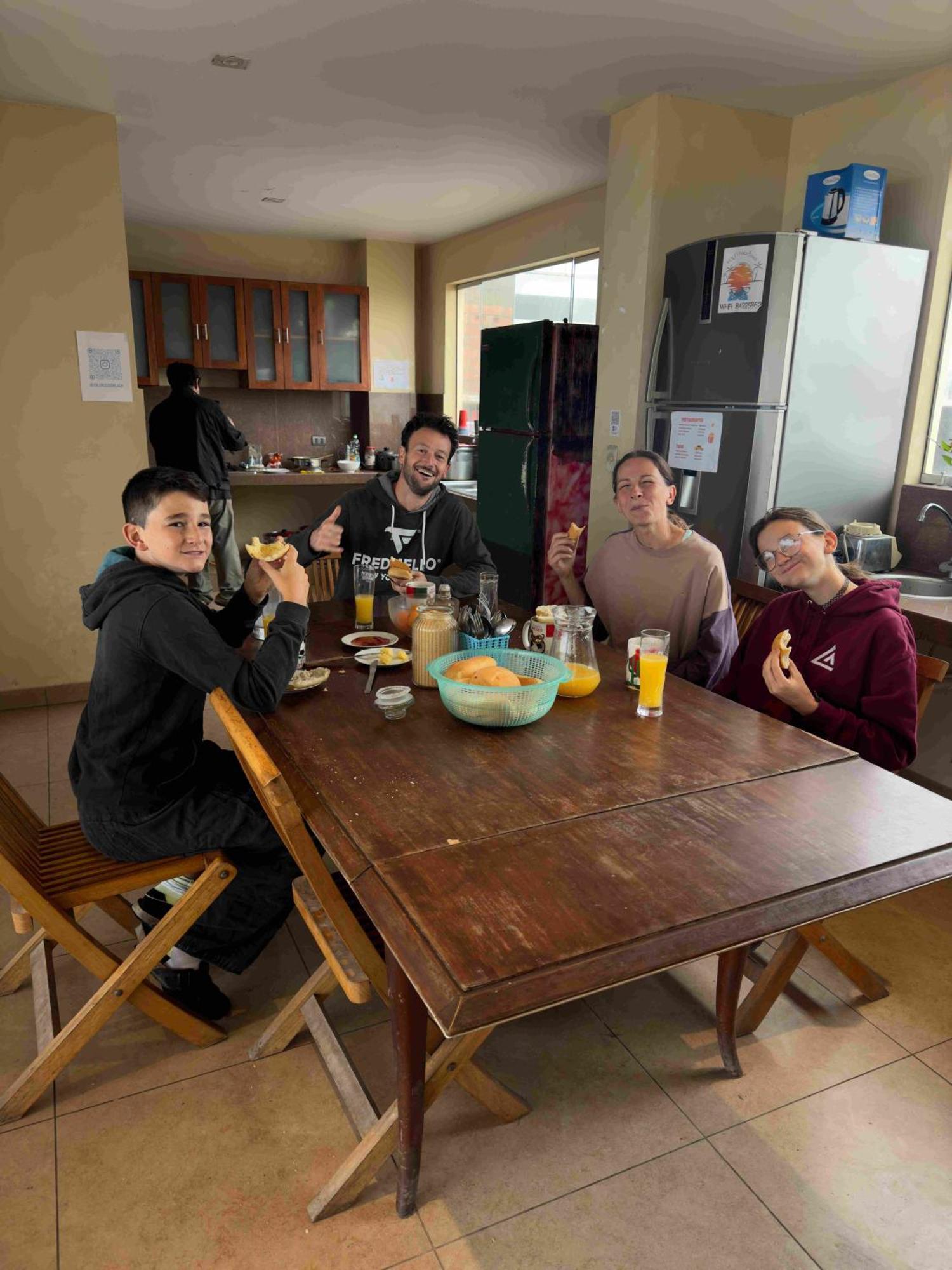 Yolo House Peru Bed and Breakfast Asia Eksteriør billede